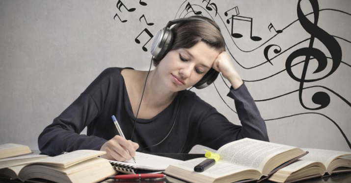 is listening to music while doing homework multitasking